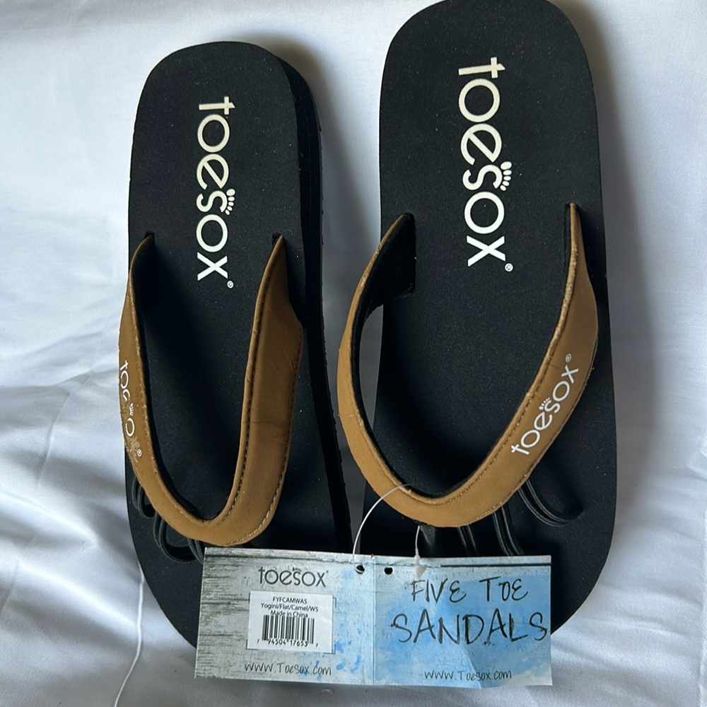 Pedi Couture toe sox sandals in size small fits 36-  5.5✨Brand New✨